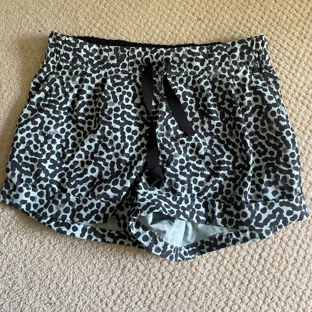 Lululemon Polka dot shorts